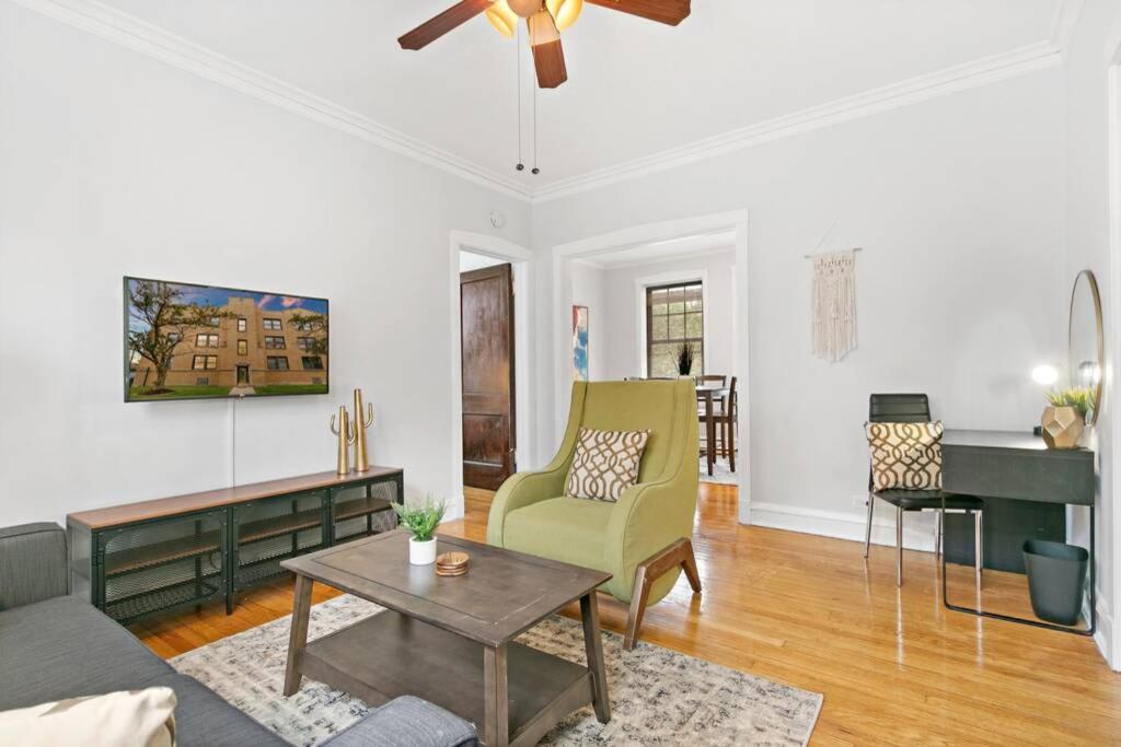 Well-Furnished 1Br Apt In Popular Spot - Belmont J3 시카고 외부 사진